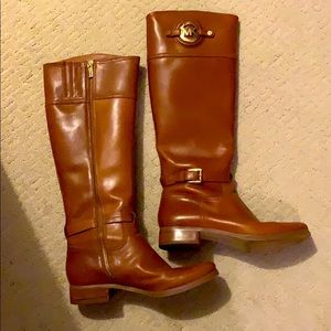 Micheal Kors Boots